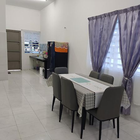 2Storey Asraf'S Homestay Seri Iskandar Exterior photo