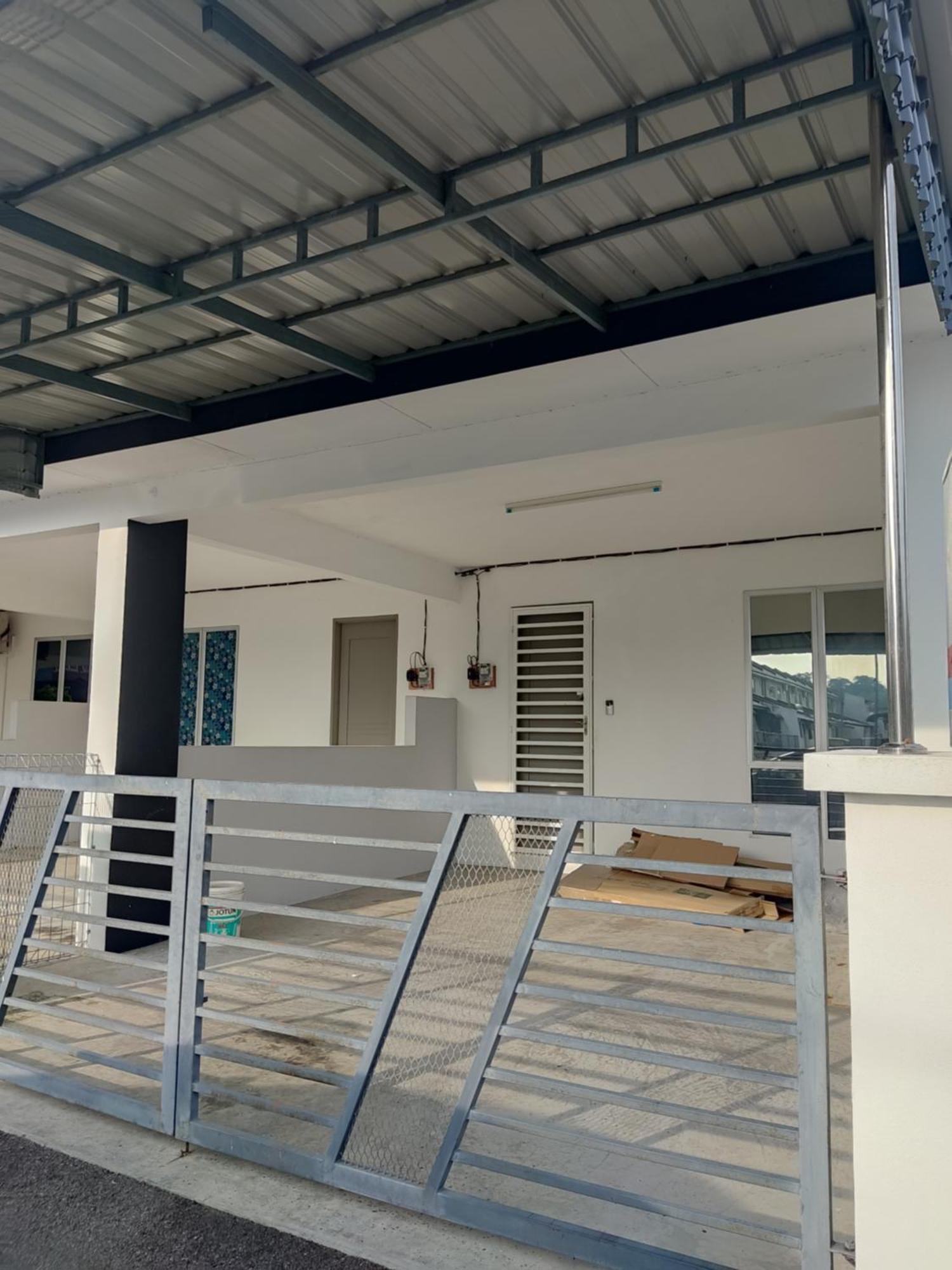 2Storey Asraf'S Homestay Seri Iskandar Exterior photo