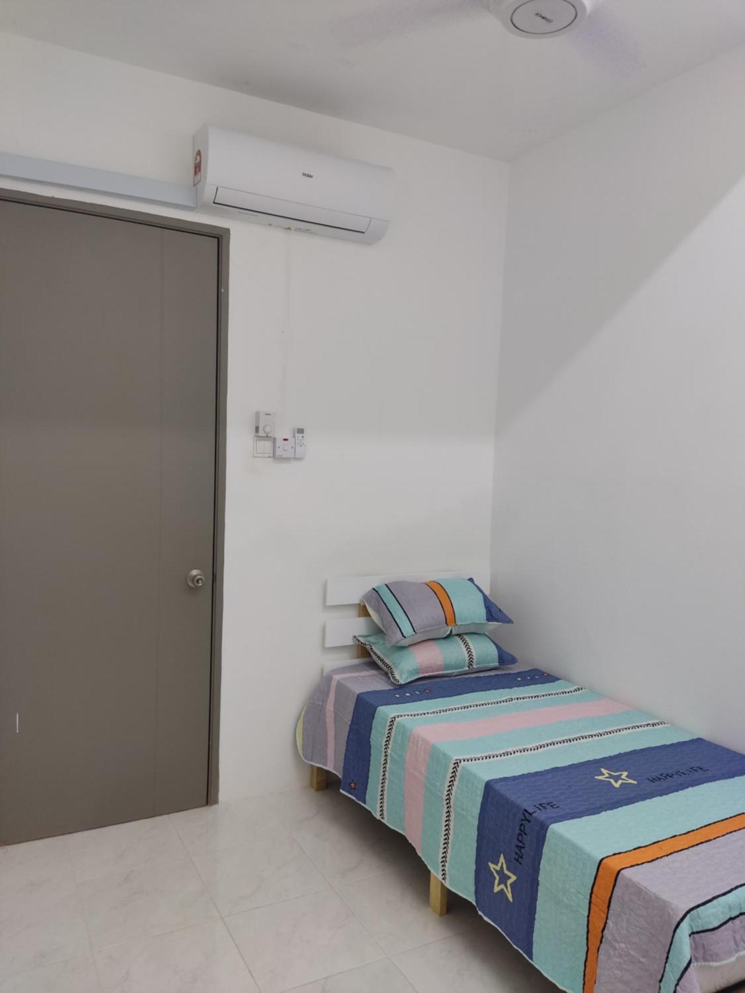 2Storey Asraf'S Homestay Seri Iskandar Exterior photo