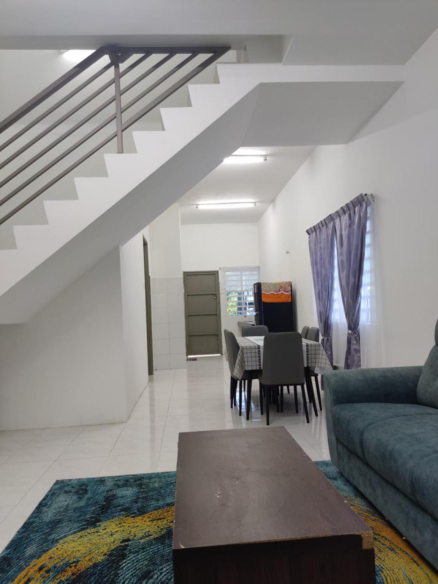 2Storey Asraf'S Homestay Seri Iskandar Exterior photo